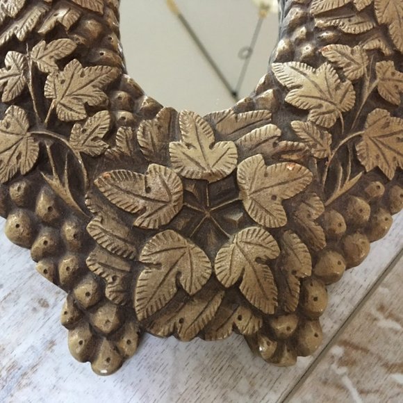 Vintage Maple Leaf Framed Oval Mirror - Picture 4 of 8